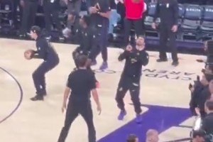 媒体人：杨瀚森有点像弱化版奎因，开拓者宁愿打五小也不敢用他！