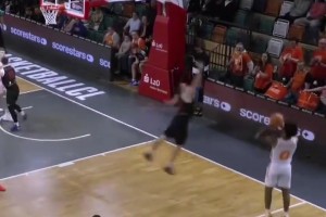 肯纳德：一下子失去东契奇和里夫斯两名队友，打击确实很大