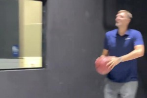 乱花渐欲迷人眼😍 浙BA永州赛场这场边美女也太多了吧！！